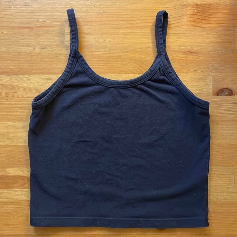 Bundle of 2 ARQ crop tanks (in navy & rust)